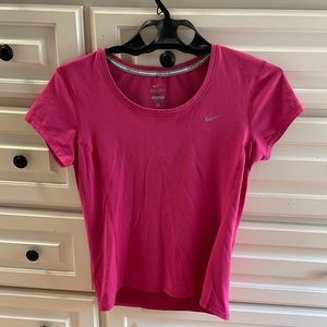 Nike top